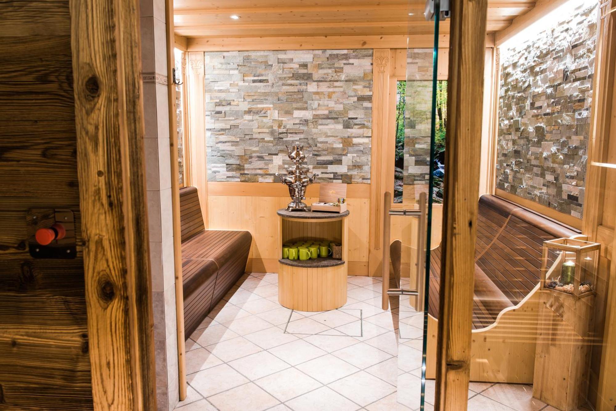 Garni Hotel Iris Selva di Val Gardena Exterior foto